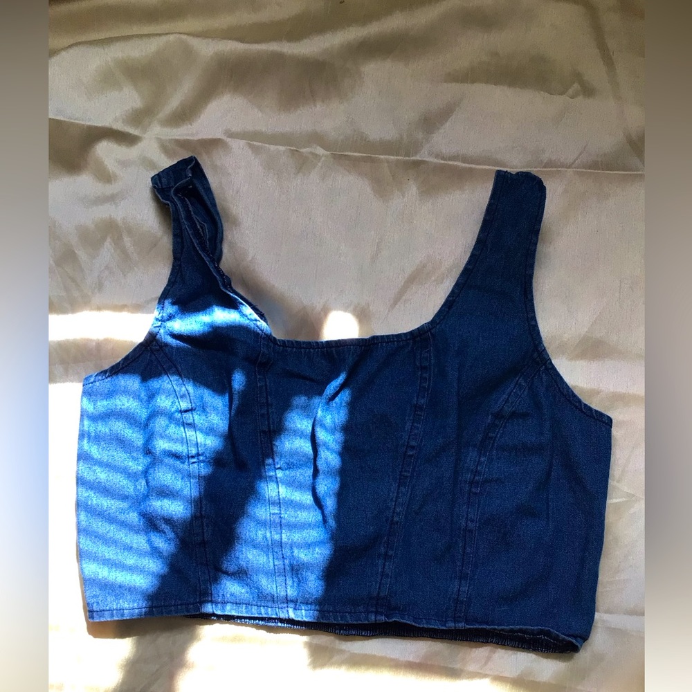 Women’s denim tank top. Size large.